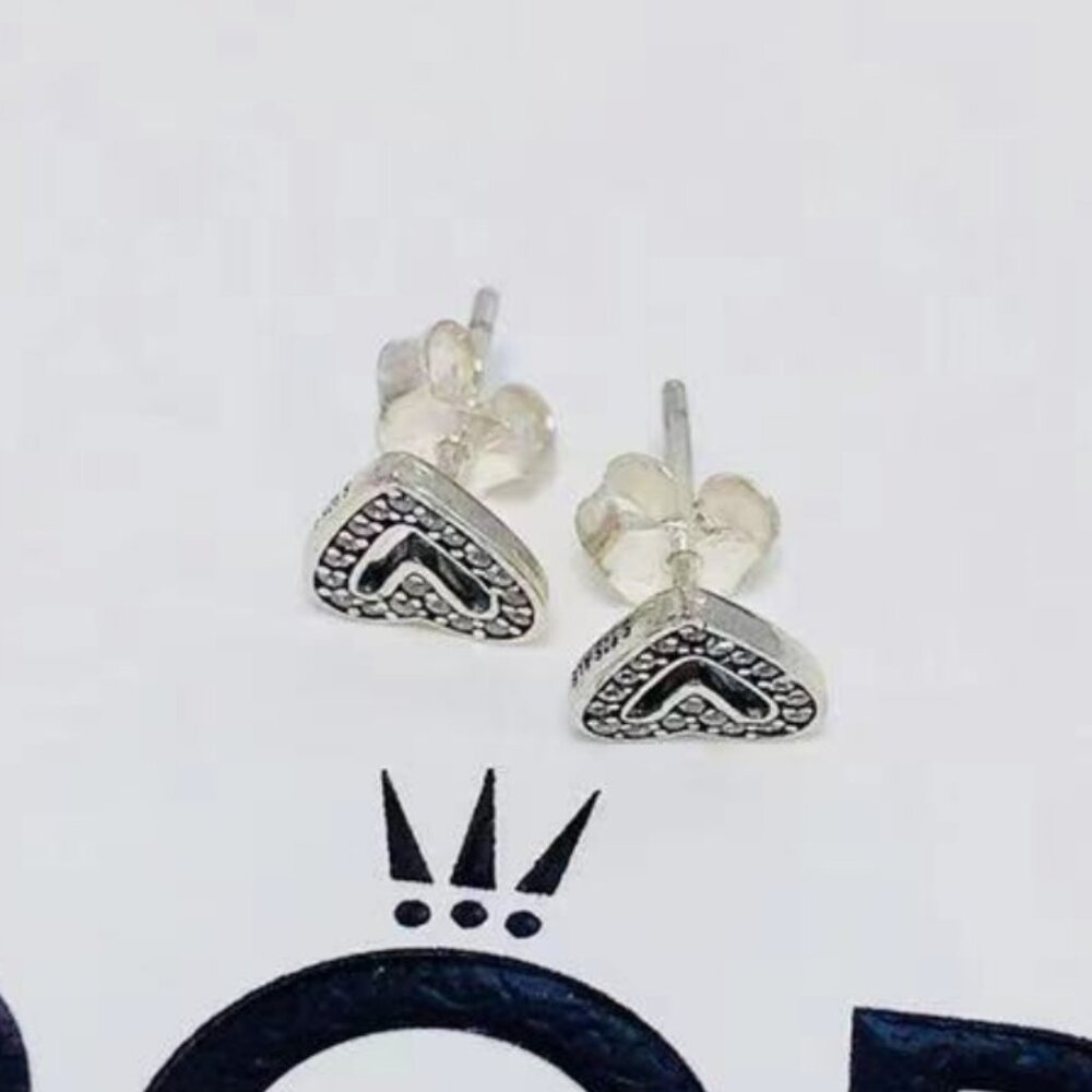 Pandora Sparkling Freehand Heart Stud Earrings